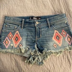Hollister Short-Short Low Rise Shorts